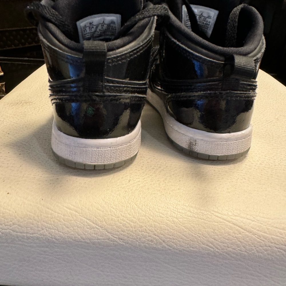 Toddler unisex jordans